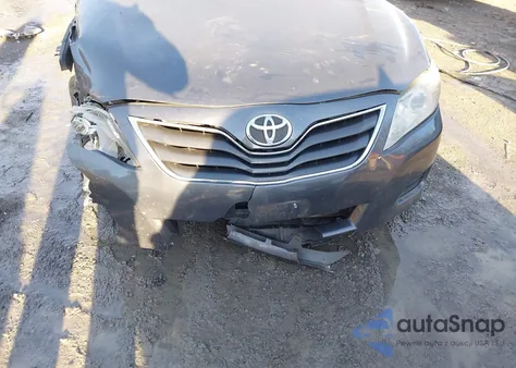 2011 Toyota Camry Le z USA, uszkodzony, nr VIN 4T1BF3EK5BU180621